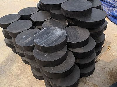 德令哈板式橡胶支座由若干层橡胶片与薄钢板经加压硫化
